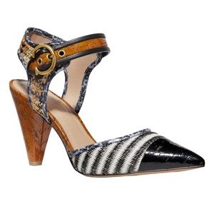 Coach Wren Pump black bluebell